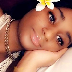 Meet your Posher, Daisha